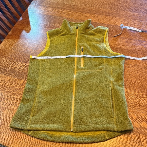 Duluth Trading Co Mustard Yellow Fleece Vest - Picture 9 of 10